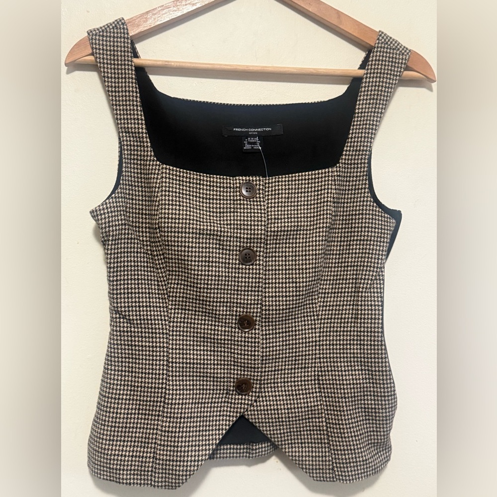 Forever 21 Black and Tan Houndstooth Button-Up Blouse